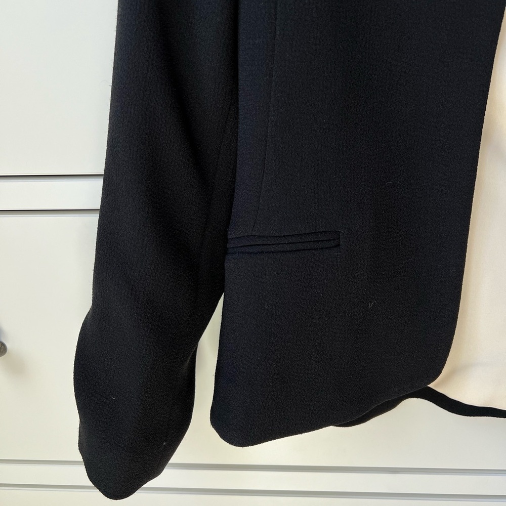 NWOT Aritzia Wildfred Black Exquis Crepe Blazer 2 - Picture 4 of 13